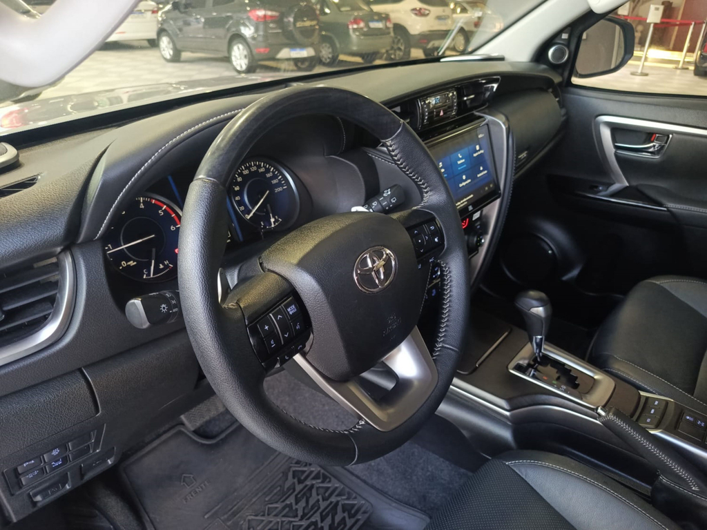 Toyota Hilux Prata