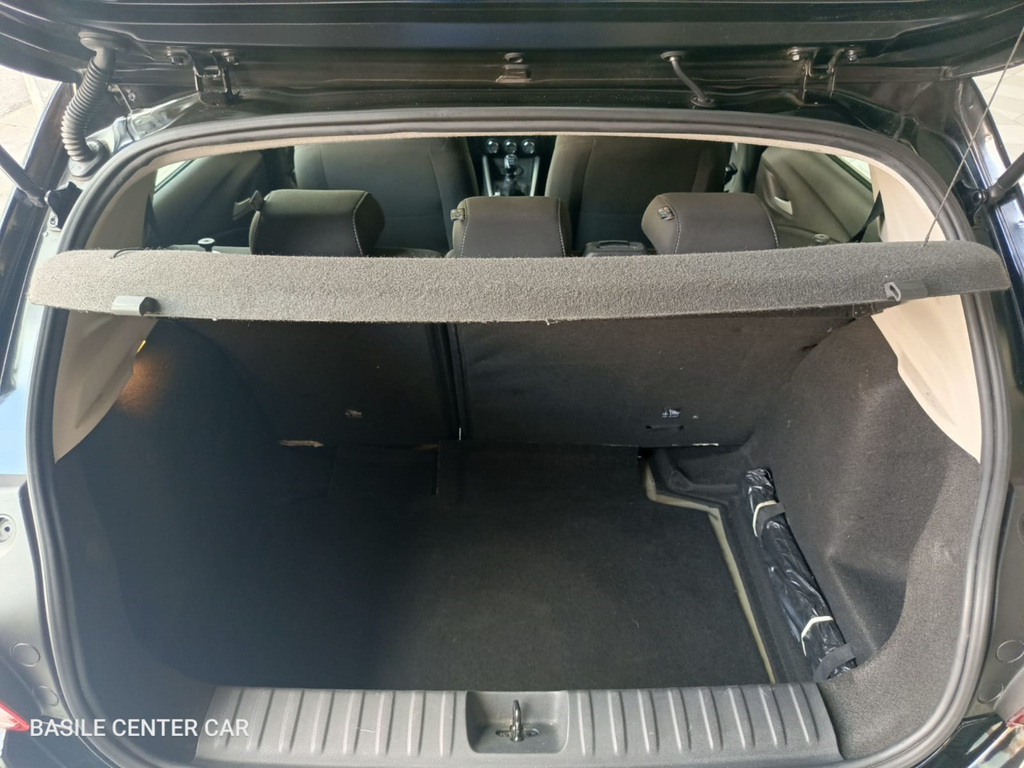 Chevrolet Onix Preto