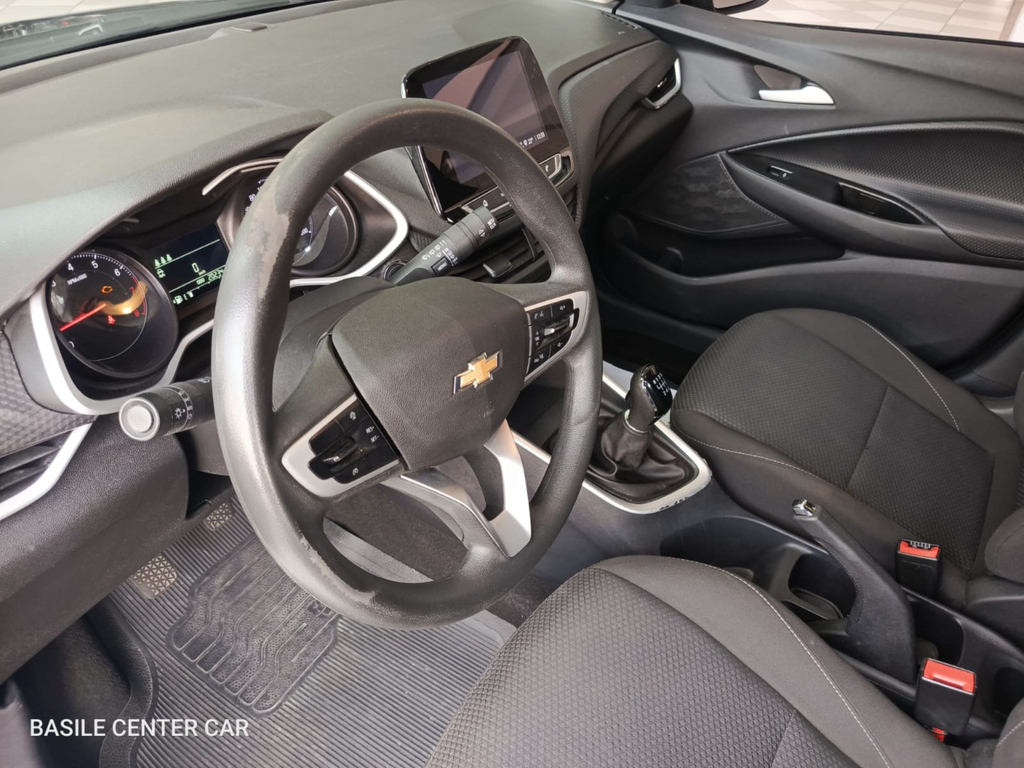 Chevrolet Onix Preto
