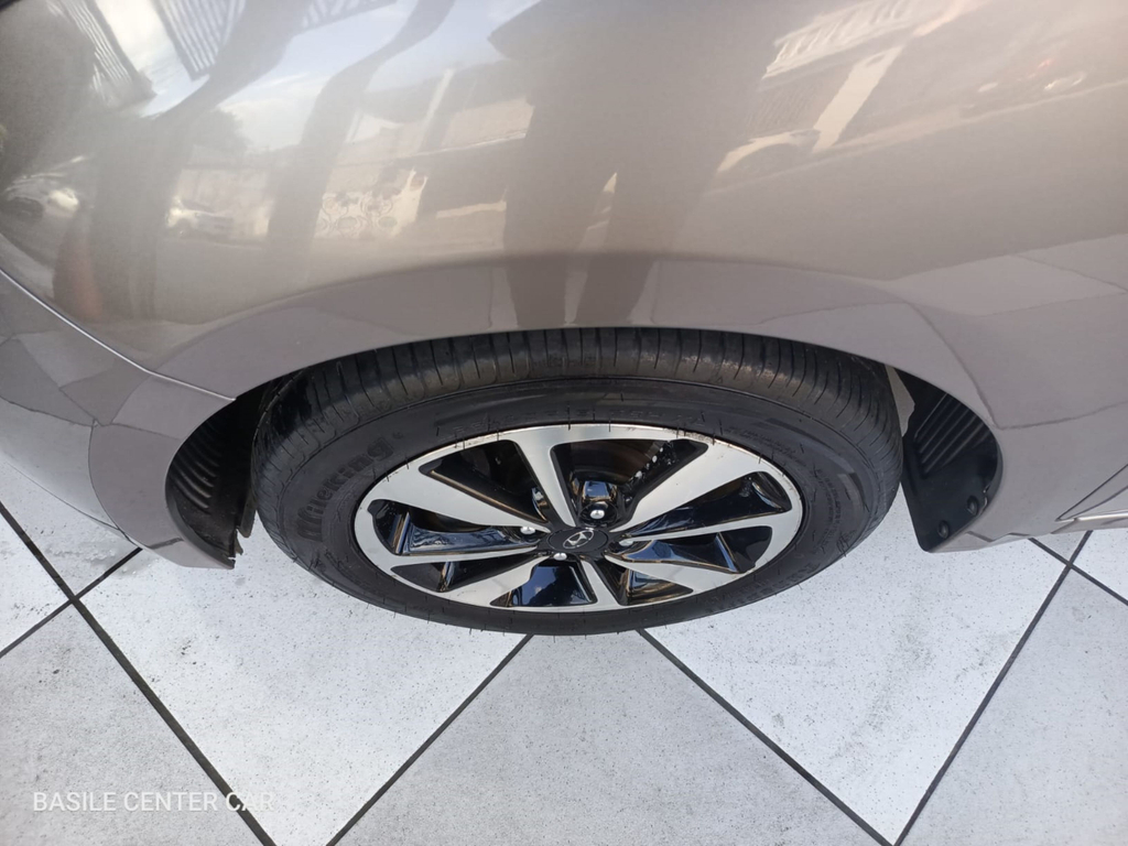 Hyundai HB20 Prata