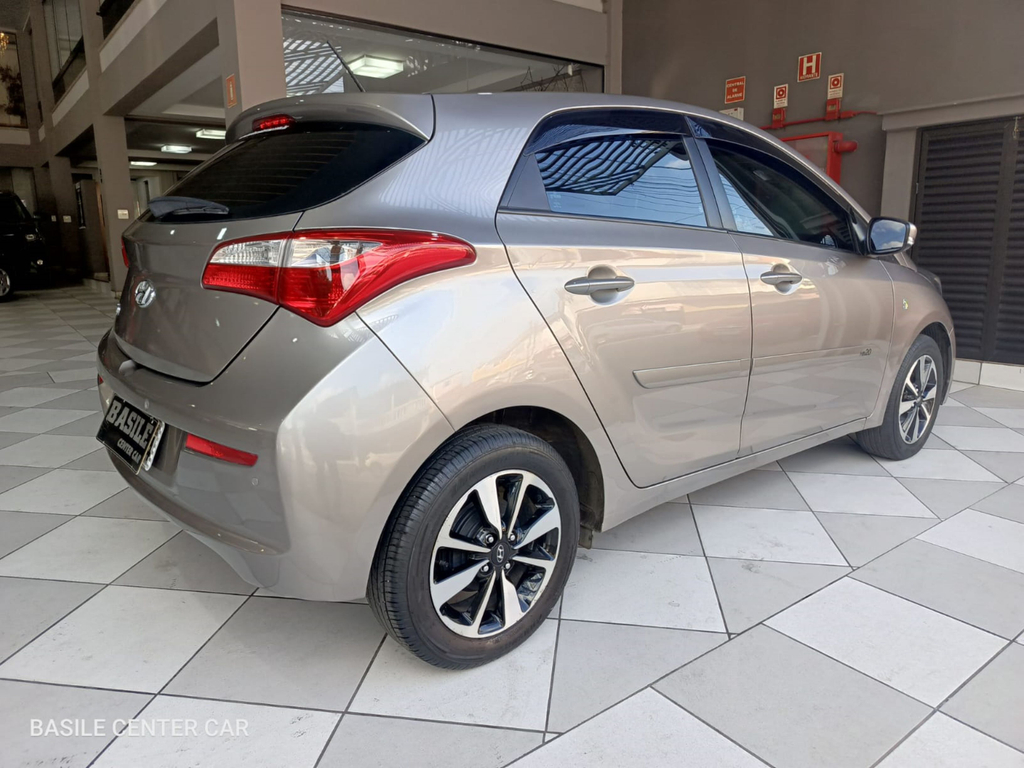 Hyundai HB20 Prata