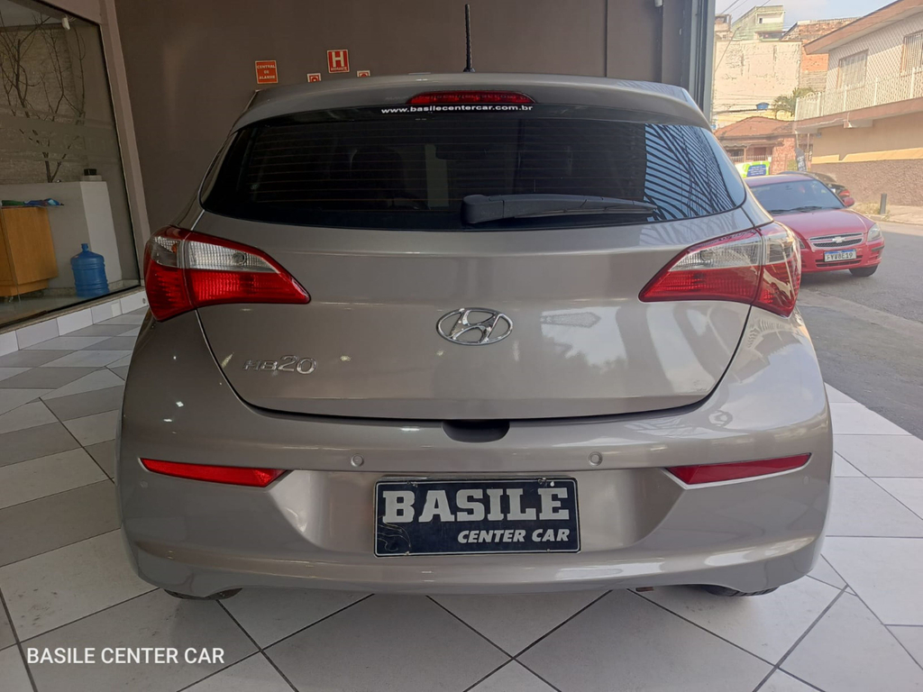 Hyundai HB20 Prata