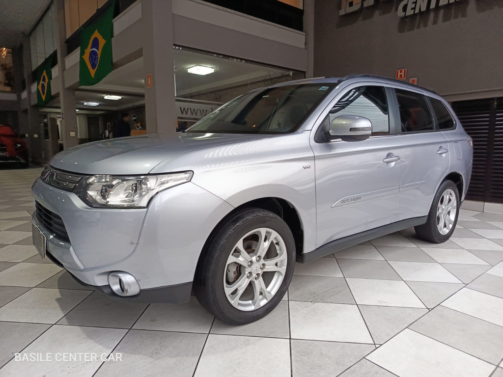 Mitsubishi Outlander Prata