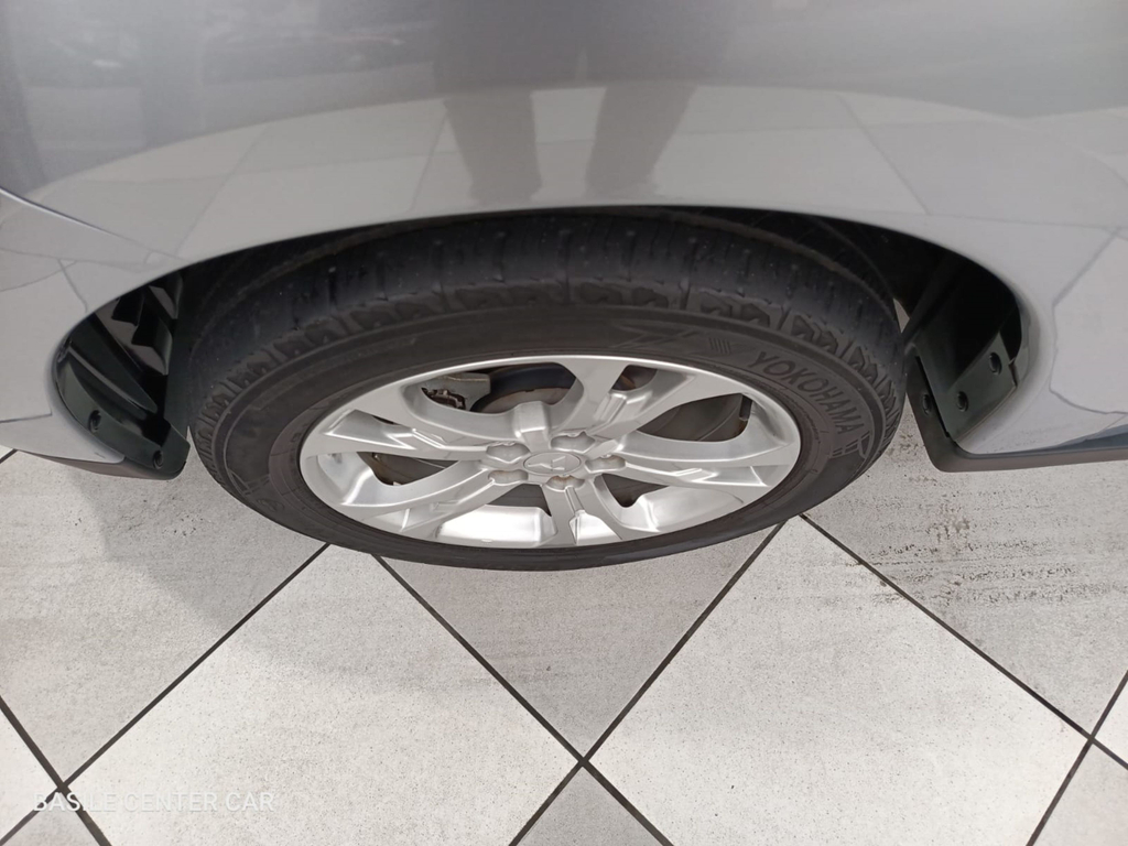 Mitsubishi Outlander Prata