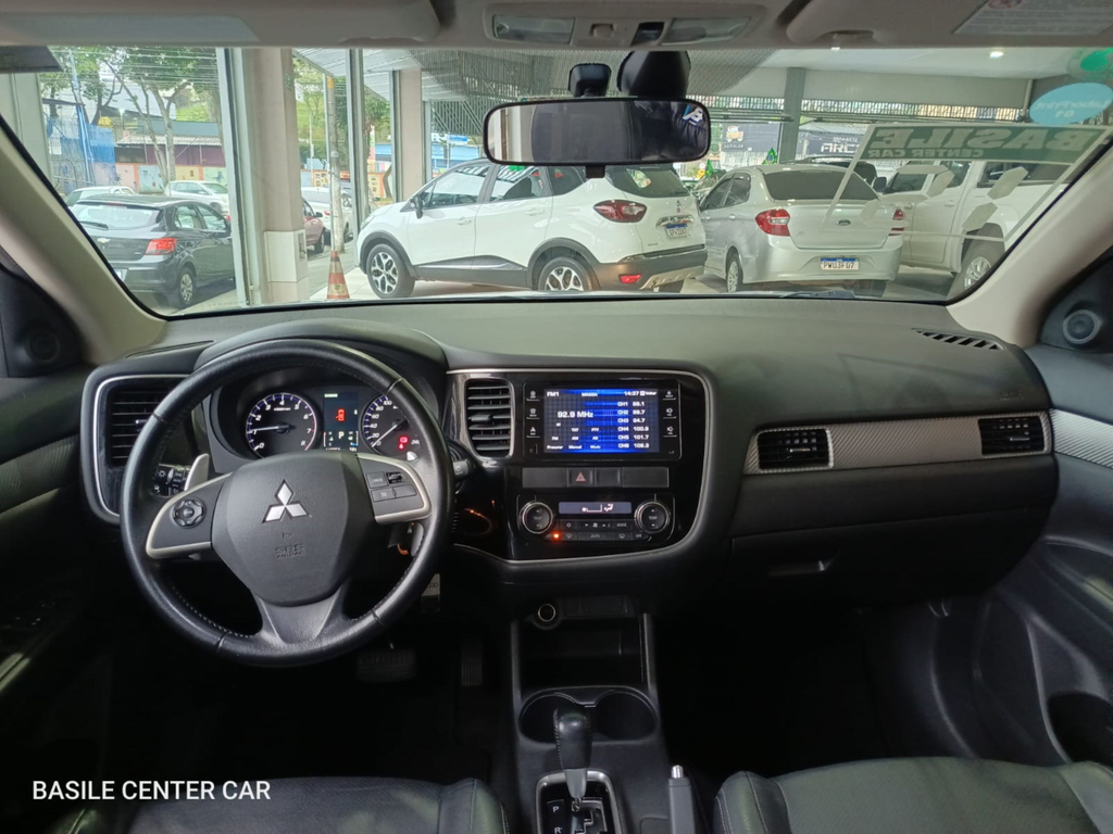 Mitsubishi Outlander Prata