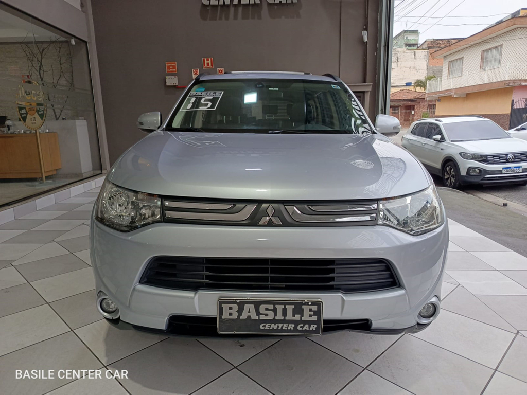 Mitsubishi Outlander Prata