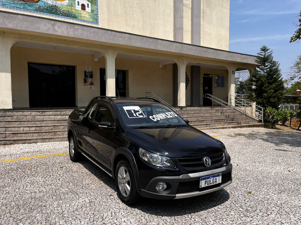 Volkswagen Saveiro Preto