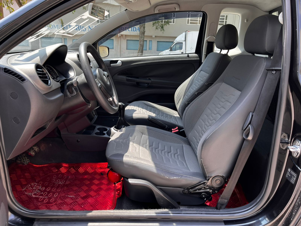 Volkswagen Saveiro Preto