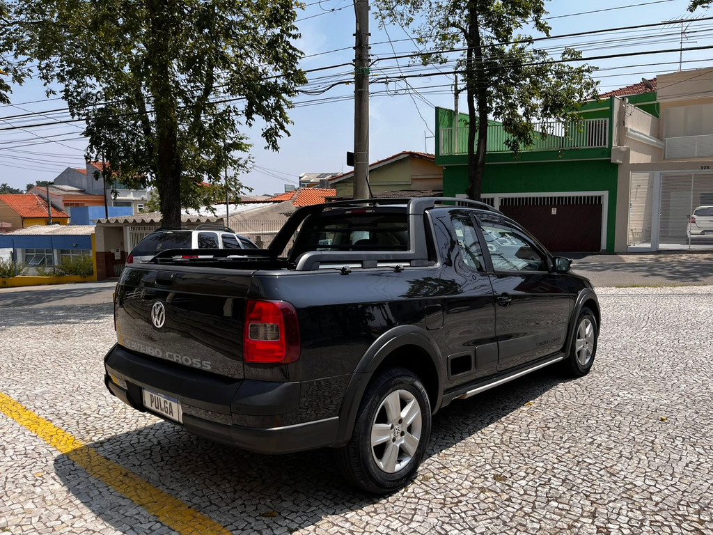 Volkswagen Saveiro Preto