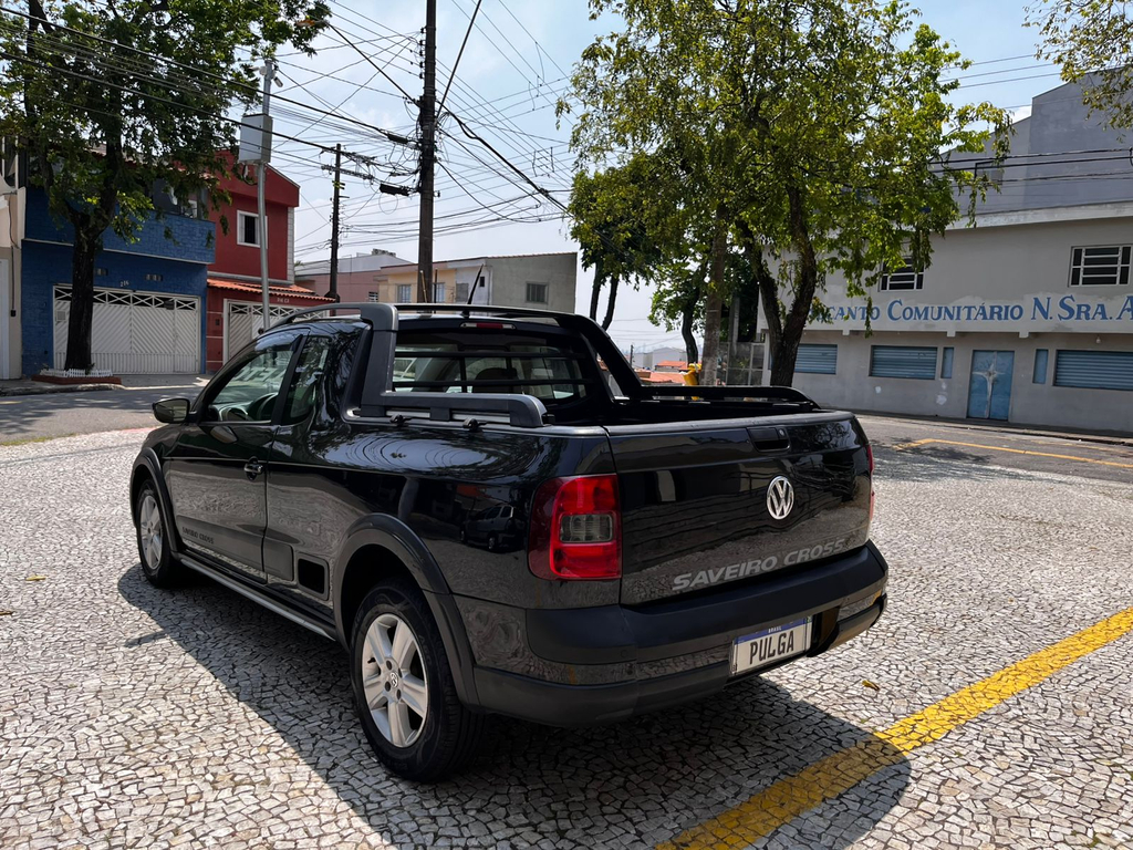 Volkswagen Saveiro Preto