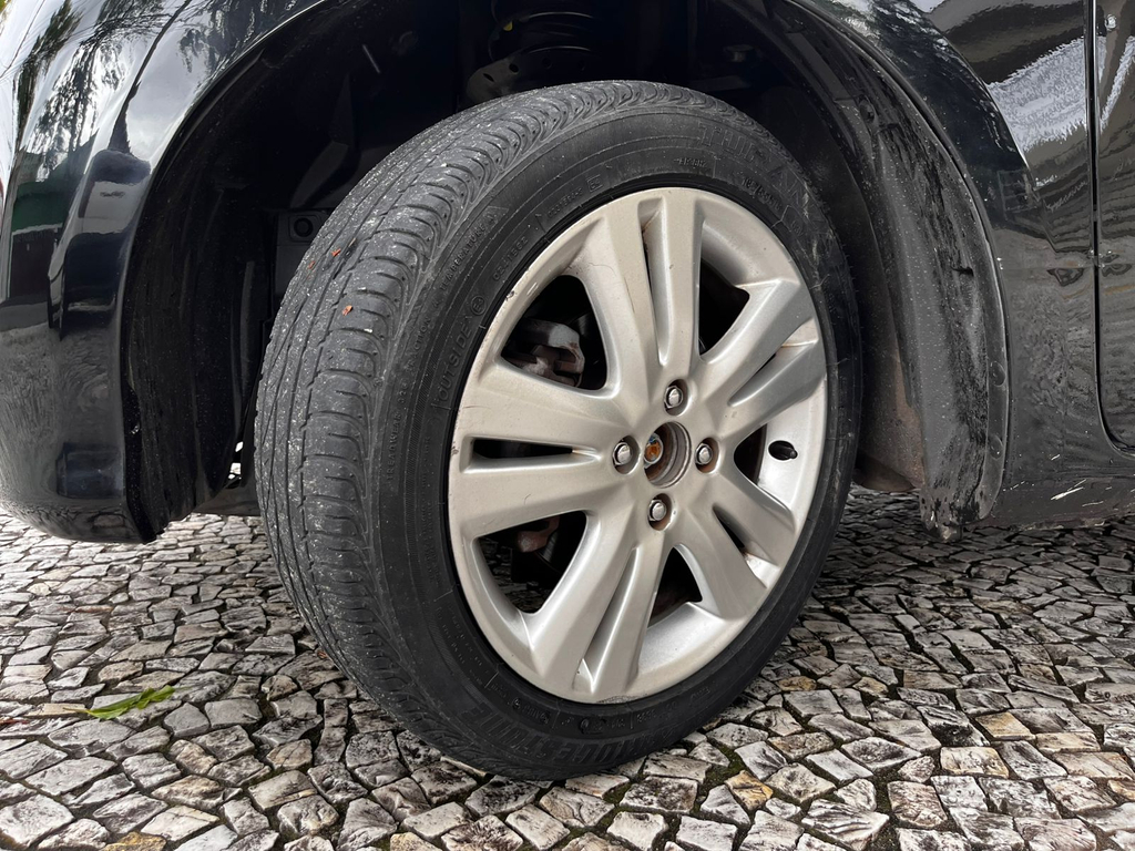 Honda Fit Preto
