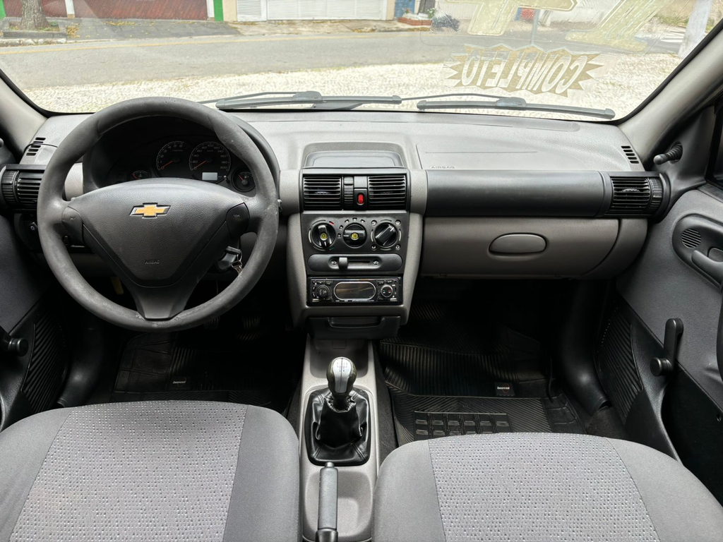 Chevrolet Classic Preto