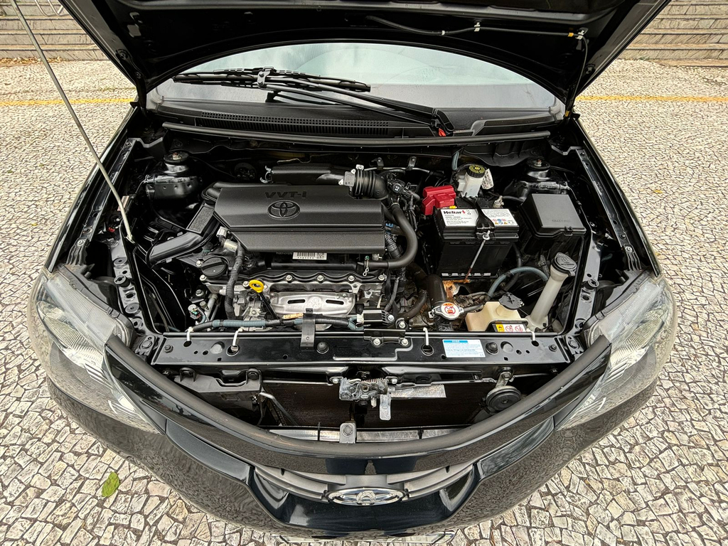 Toyota Etios Sedan Preto