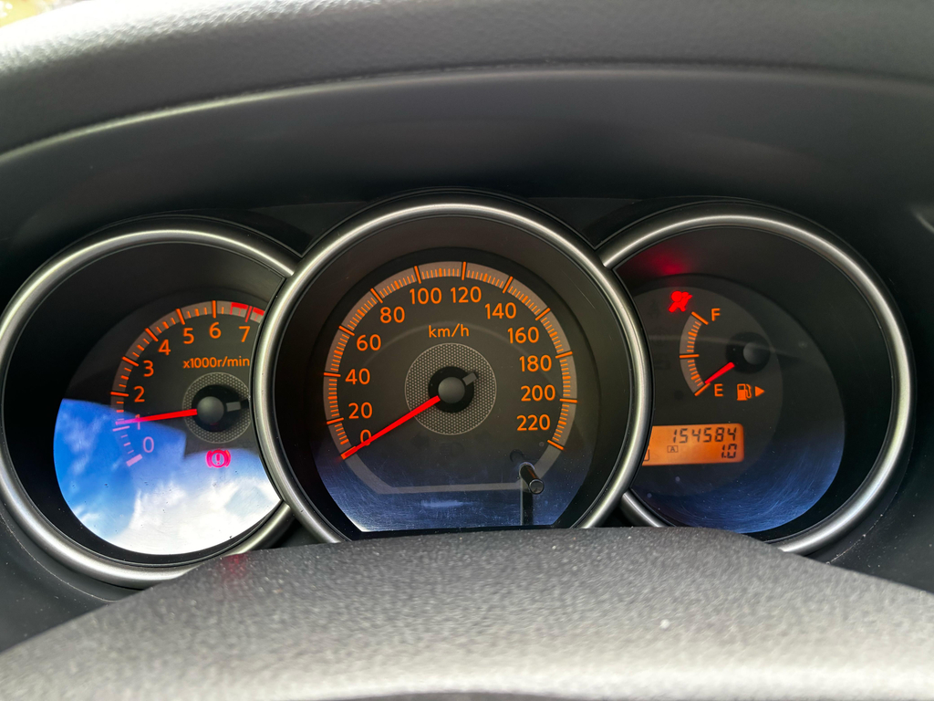 Nissan Livina Prata