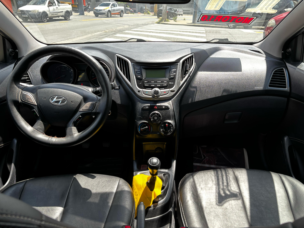 Hyundai HB20 Preto