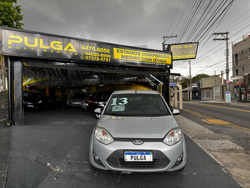 Ford Fiesta Sedan Prata