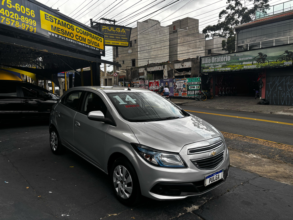 Chevrolet Onix Prata