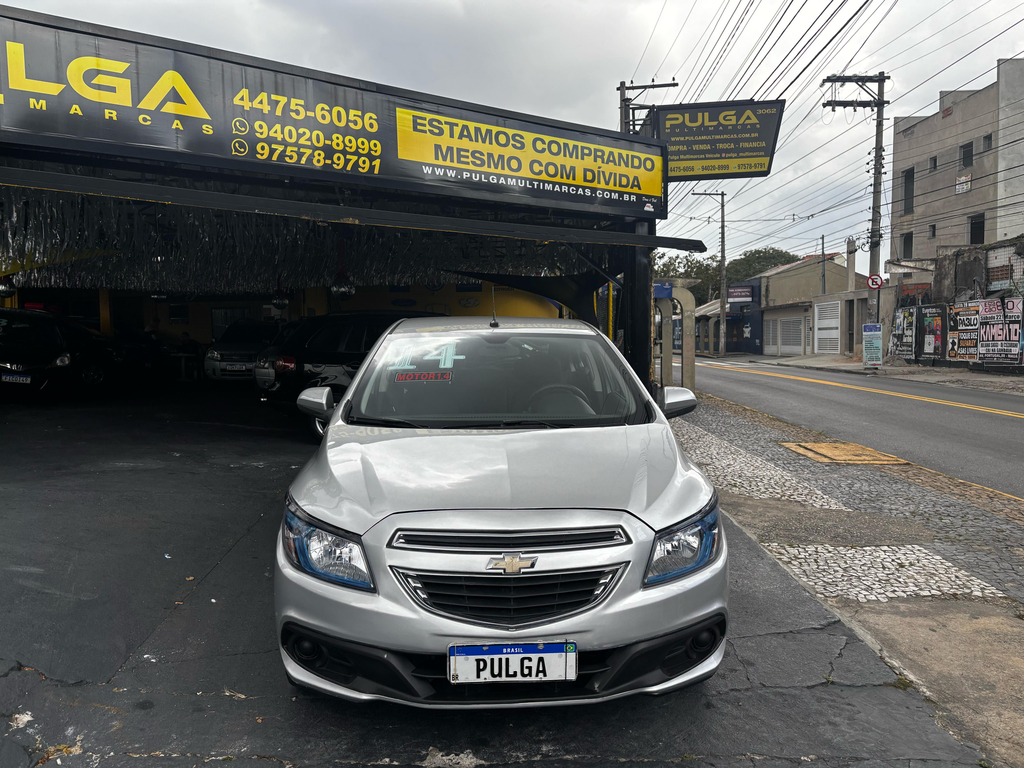 Chevrolet Onix Prata