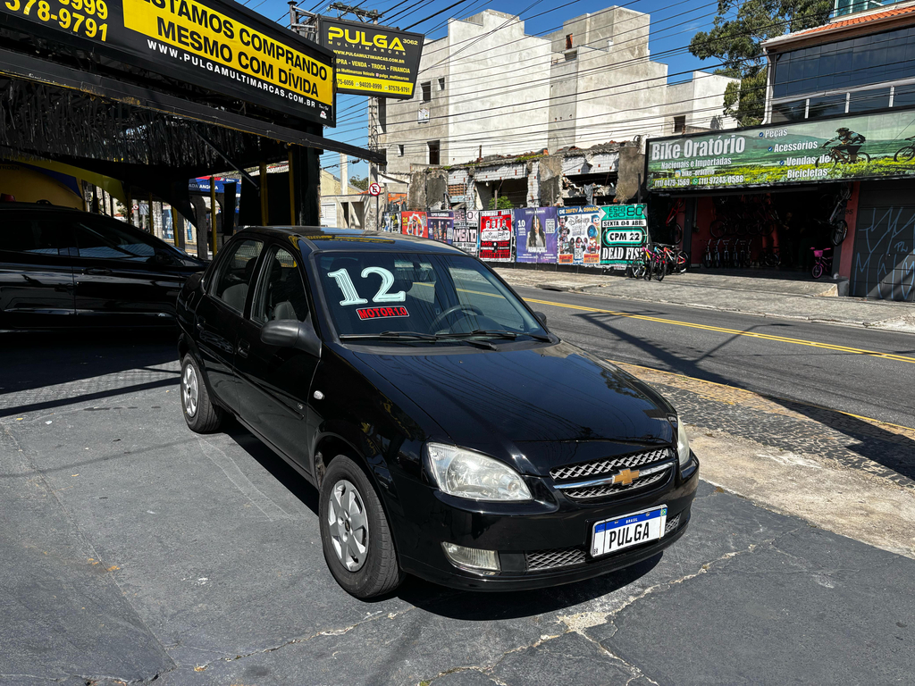 Chevrolet Classic Preto