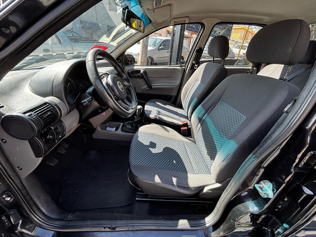Chevrolet Classic Preto