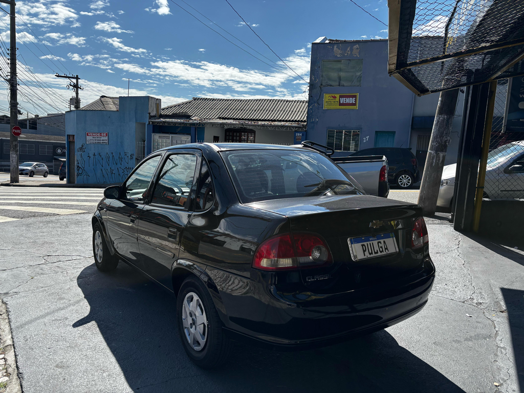 Chevrolet Classic Preto