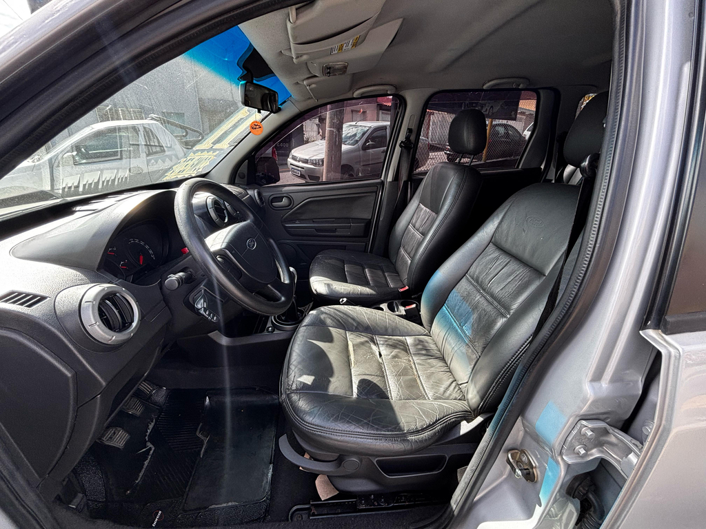 Ford EcoSport Prata