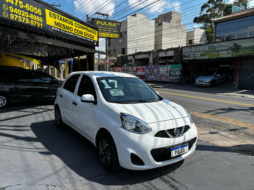 Nissan March Branco