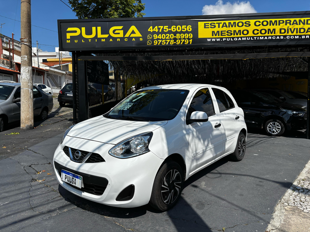Nissan March Branco