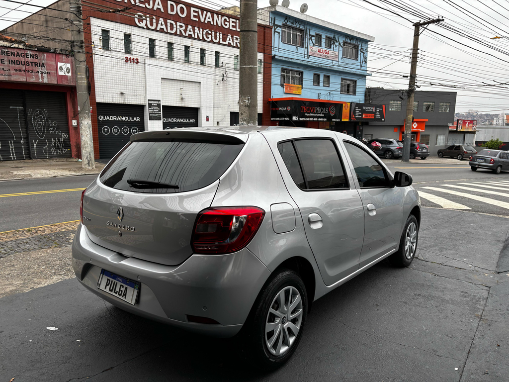 Renault Sandero Prata