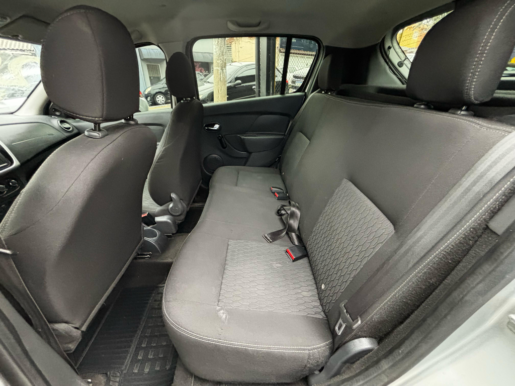 Renault Sandero Prata