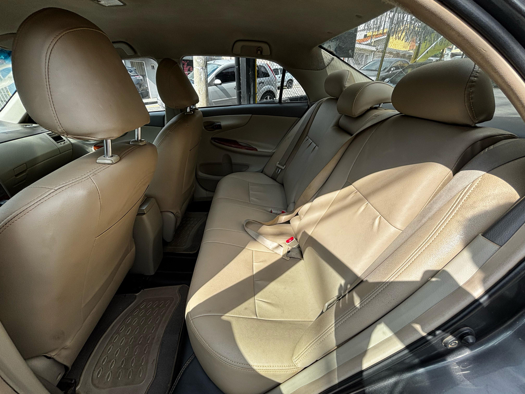 Toyota Corolla Cinza