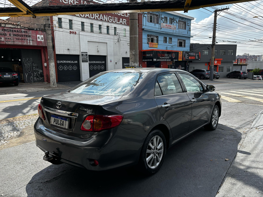 Toyota Corolla Cinza