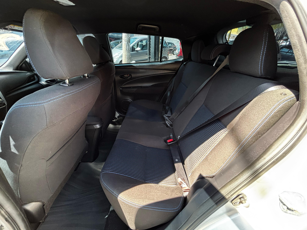 Toyota Yaris Hatch Prata