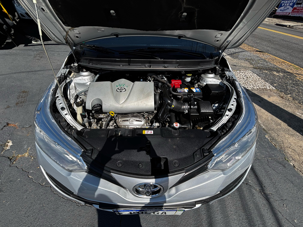 Toyota Yaris Hatch Prata