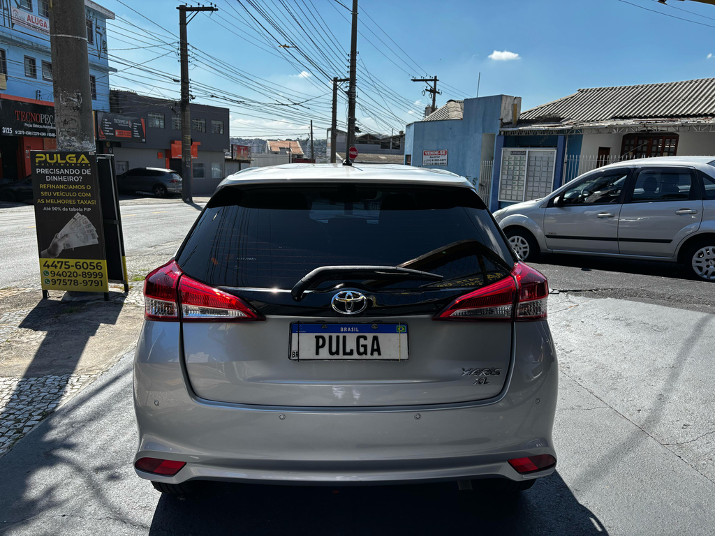 Toyota Yaris Hatch Prata