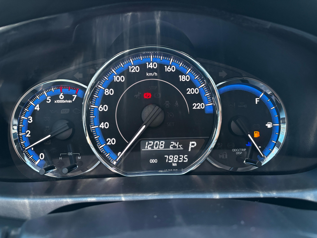 Toyota Yaris Hatch Prata