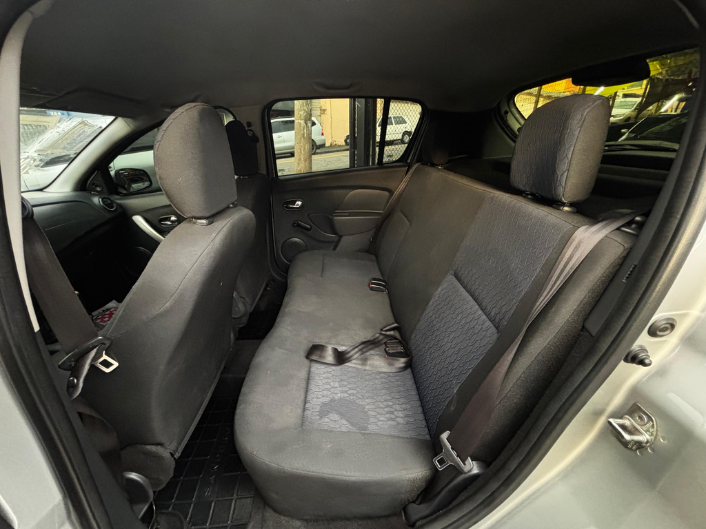 Renault Sandero Prata