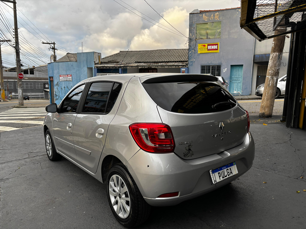 Renault Sandero Prata