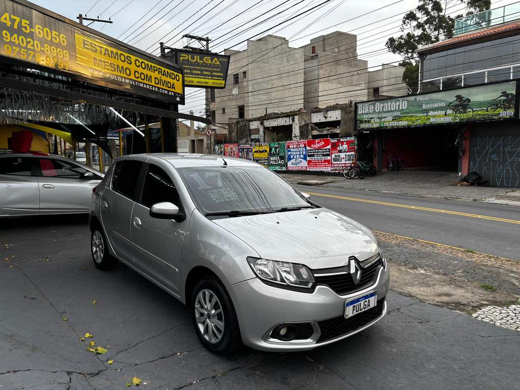 Renault Sandero Prata