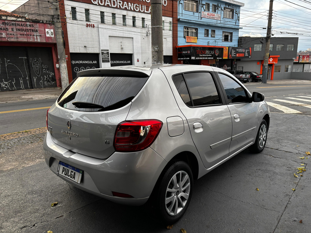 Renault Sandero Prata