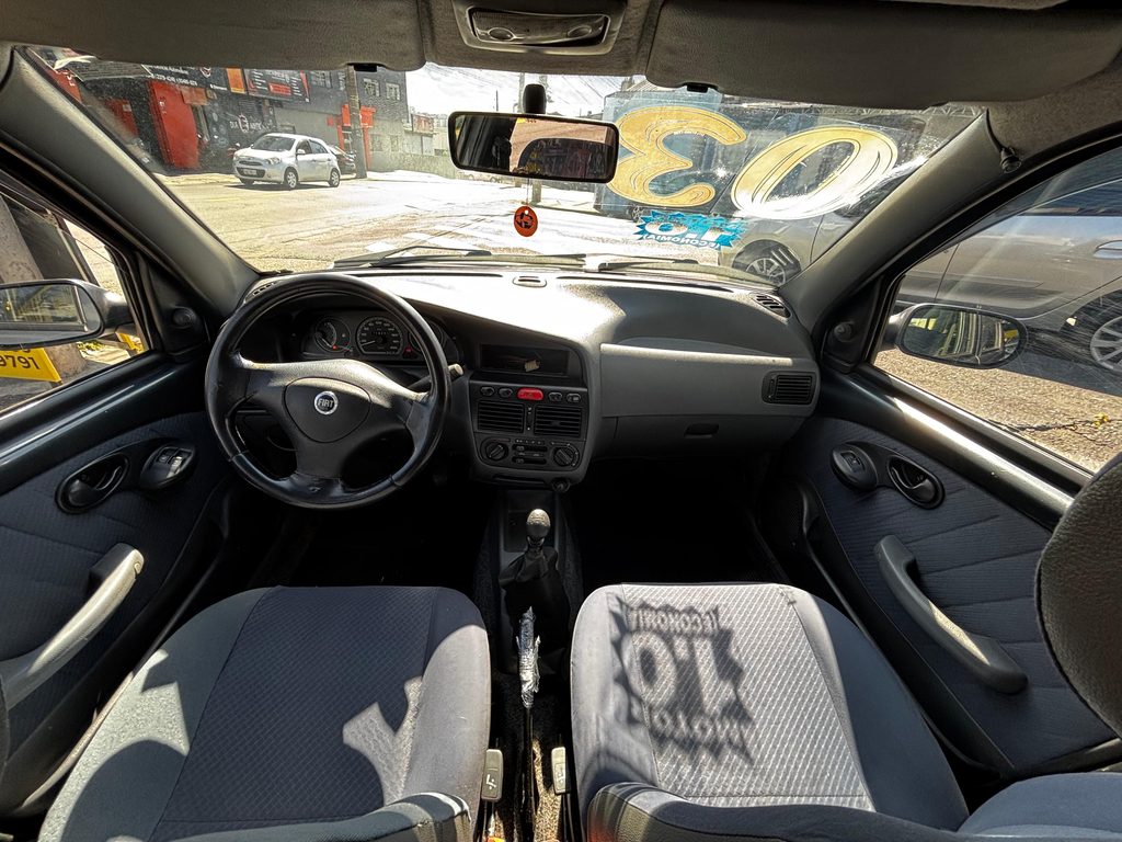 Fiat Palio Cinza