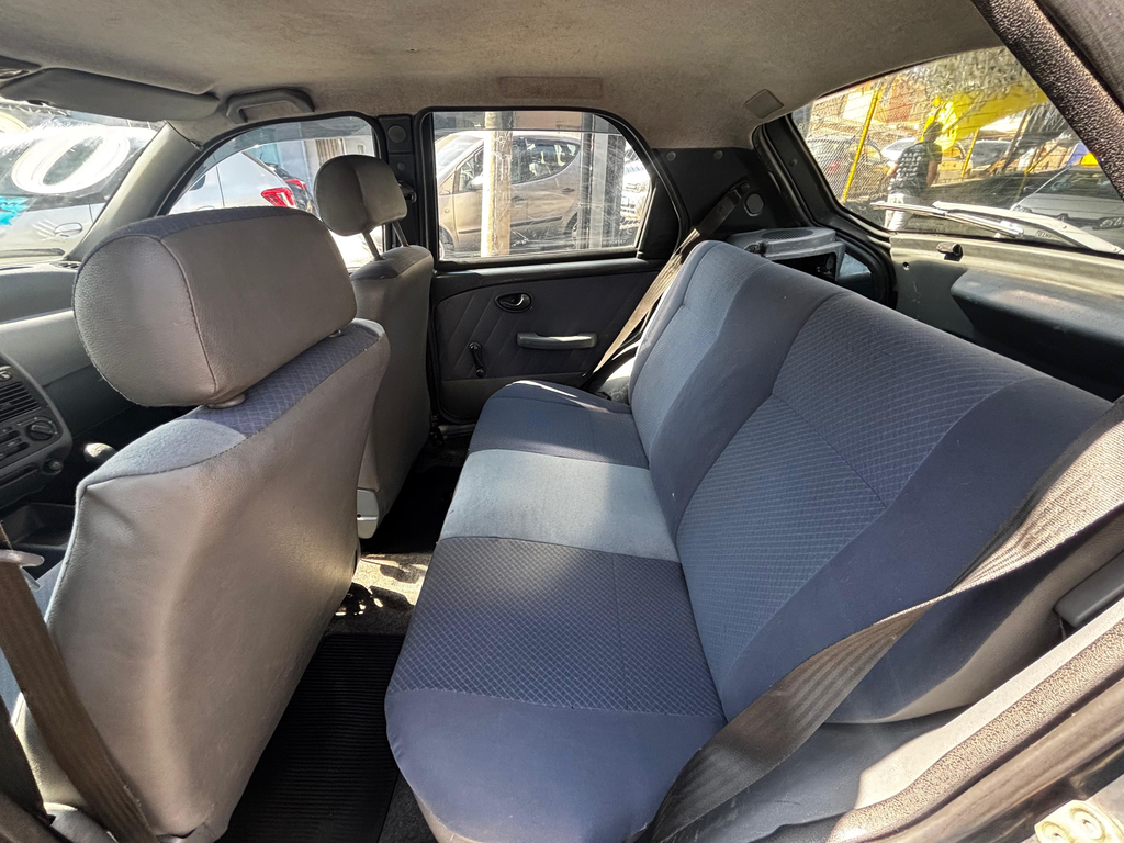 Fiat Palio Cinza