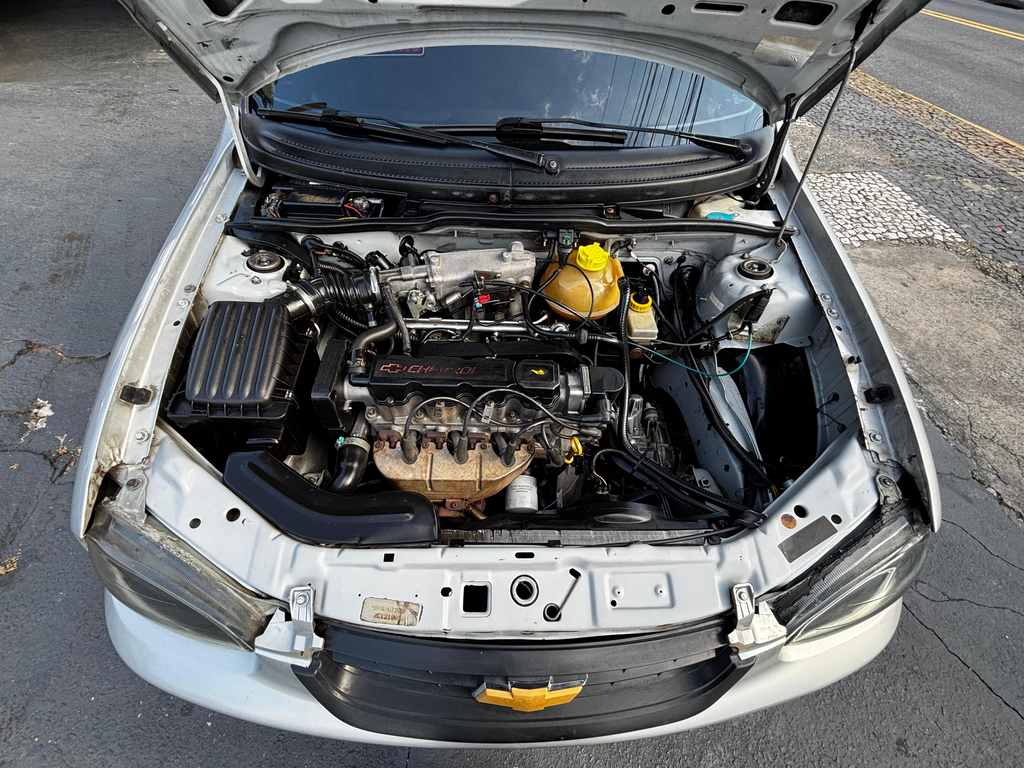 Chevrolet Corsa Sedan Prata
