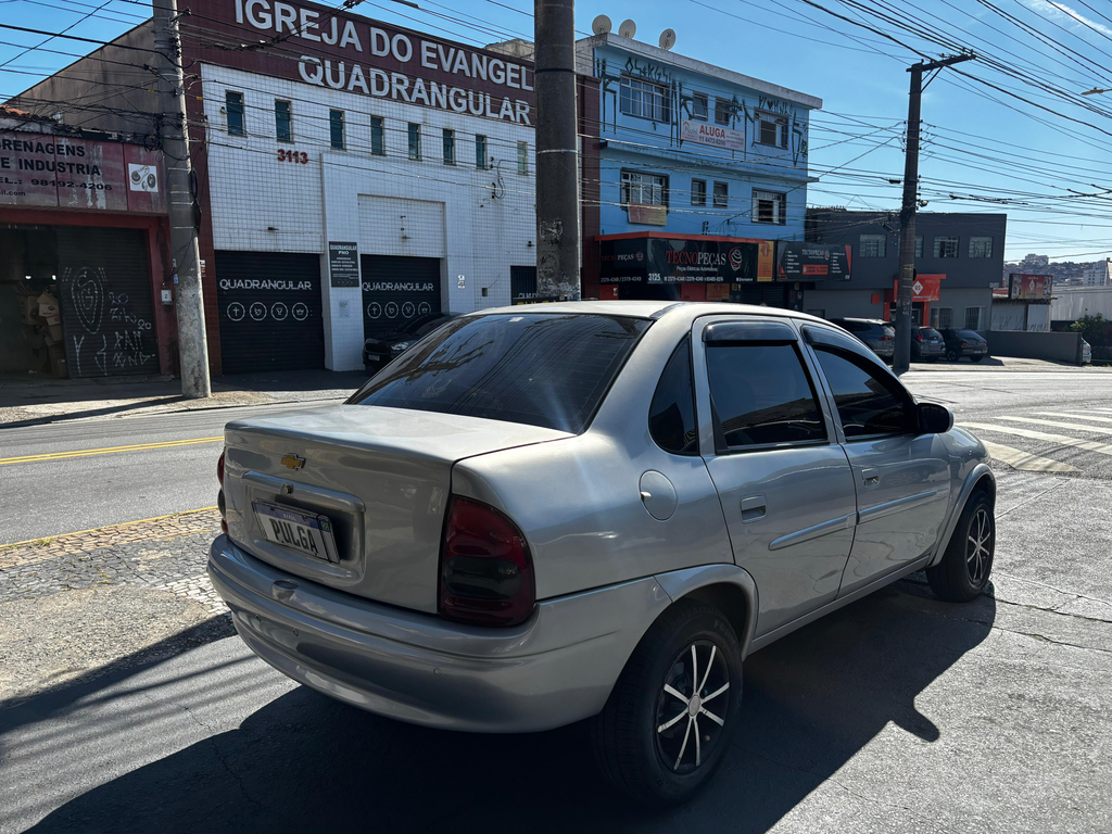 Chevrolet Corsa Sedan Prata