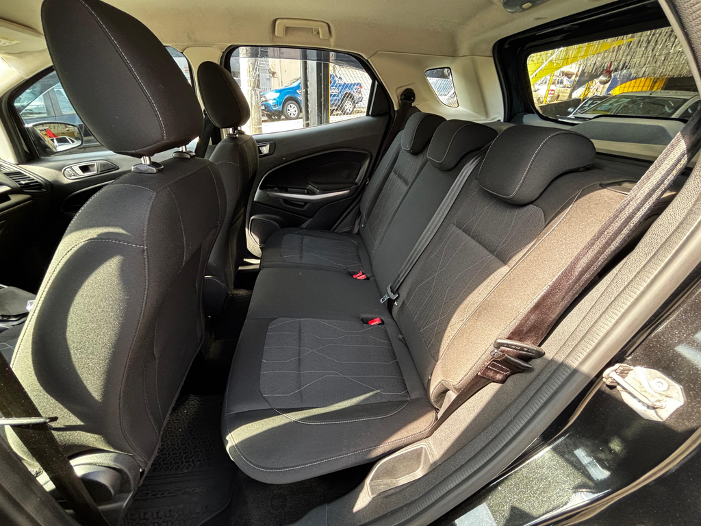 Ford EcoSport Preto