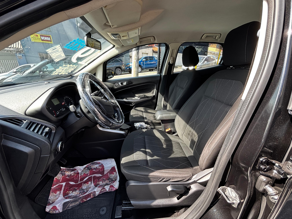 Ford EcoSport Preto