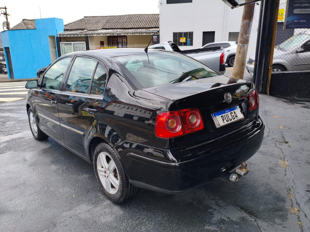 Volkswagen Polo Sedan Preto