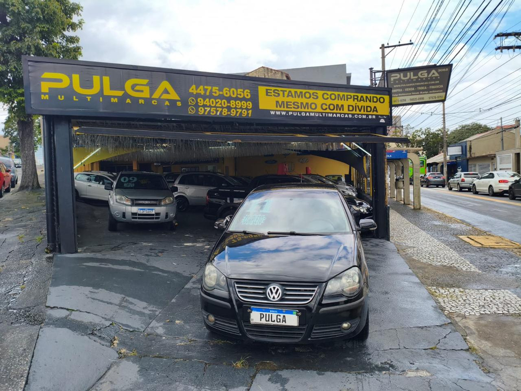 Volkswagen Polo Sedan Preto