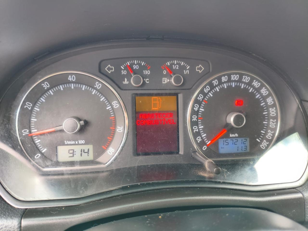 Volkswagen Polo Sedan Preto