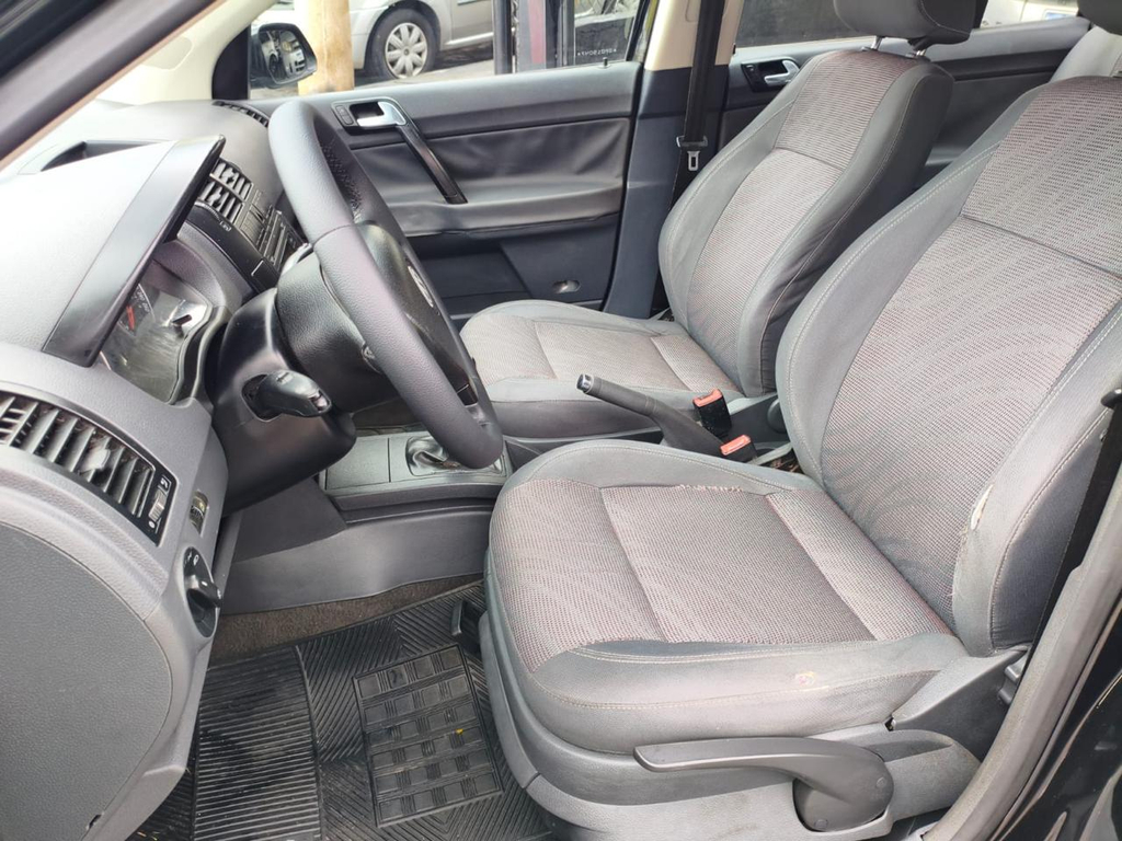 Volkswagen Polo Sedan Preto